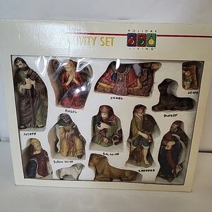 Holiday 12 Piece Hand Painted Porcelain Nativity Set In Box EXCELLENT Condition